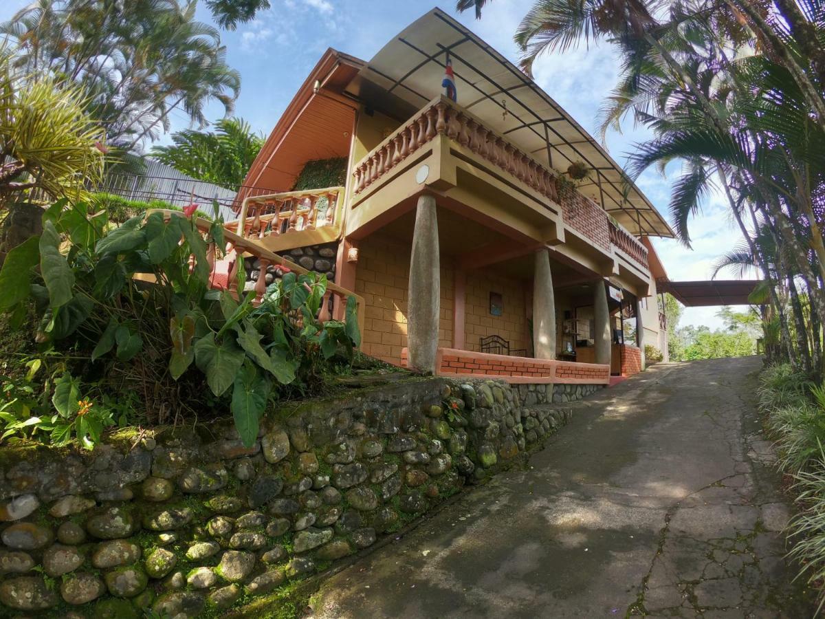 Hospedaje La Naciente Turrialba Exterior photo